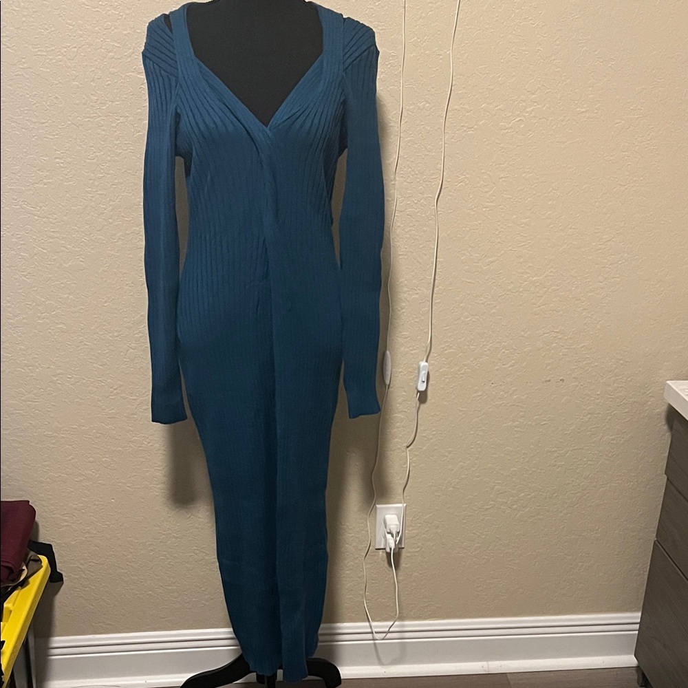 Elegant Teal Long Sleeve Dress
